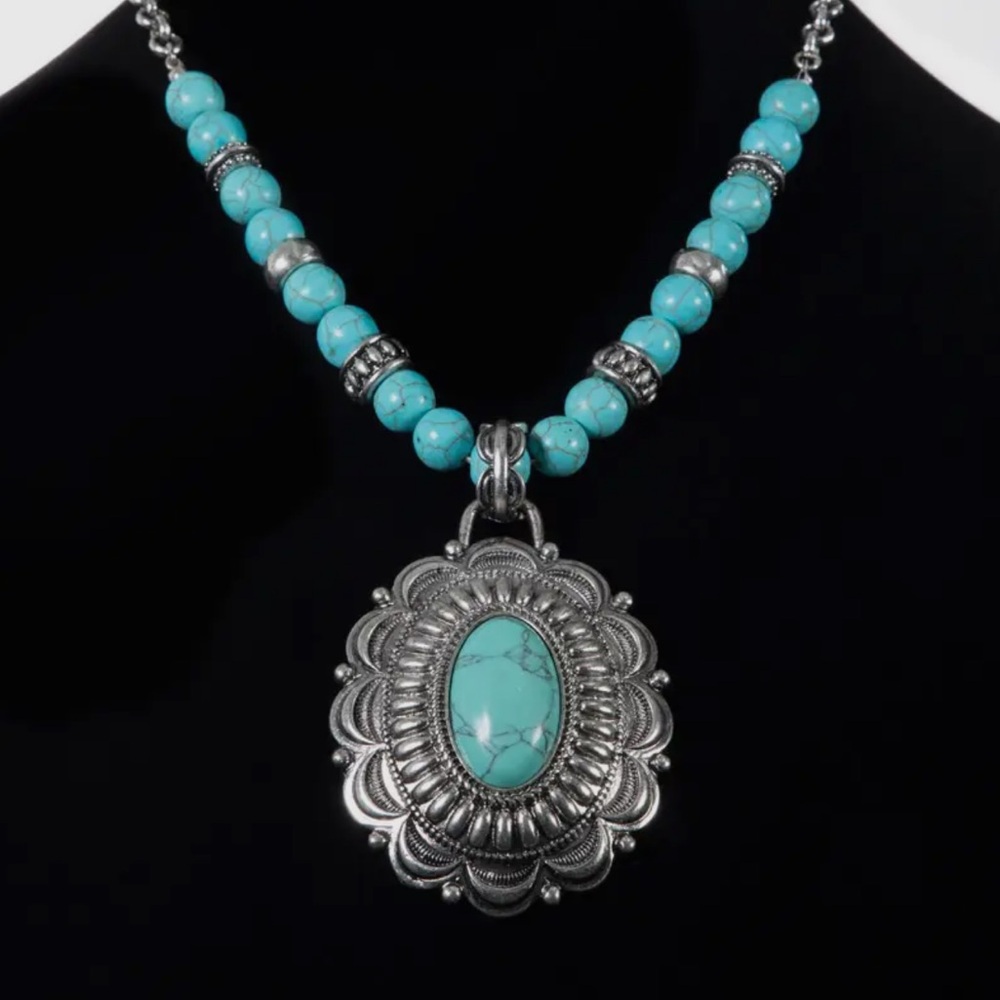 Statement Turquoise and Silver Pendant Necklace NWT